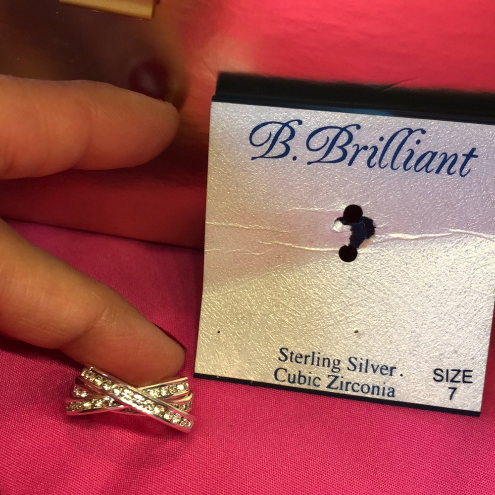 three-ring silver with Circonia is cubic